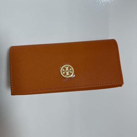 Tory Burch Case - Picture 5 of 5